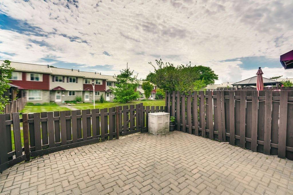 









148


Rue de la Terrasse-Eardley

,
Gatineau (Aylmer),




QC
J9H6B5

