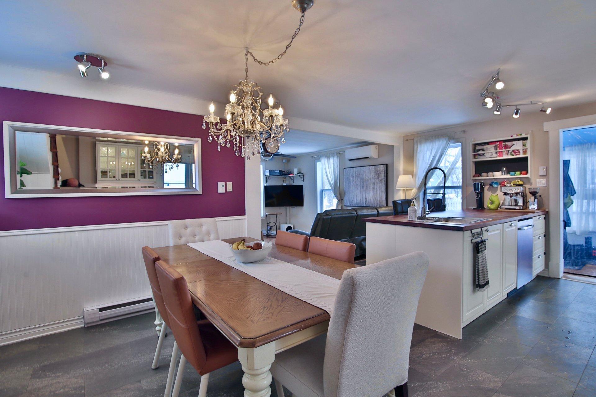 









1160


Rue du Pont

,
Marieville,




QC
J3M1G9

