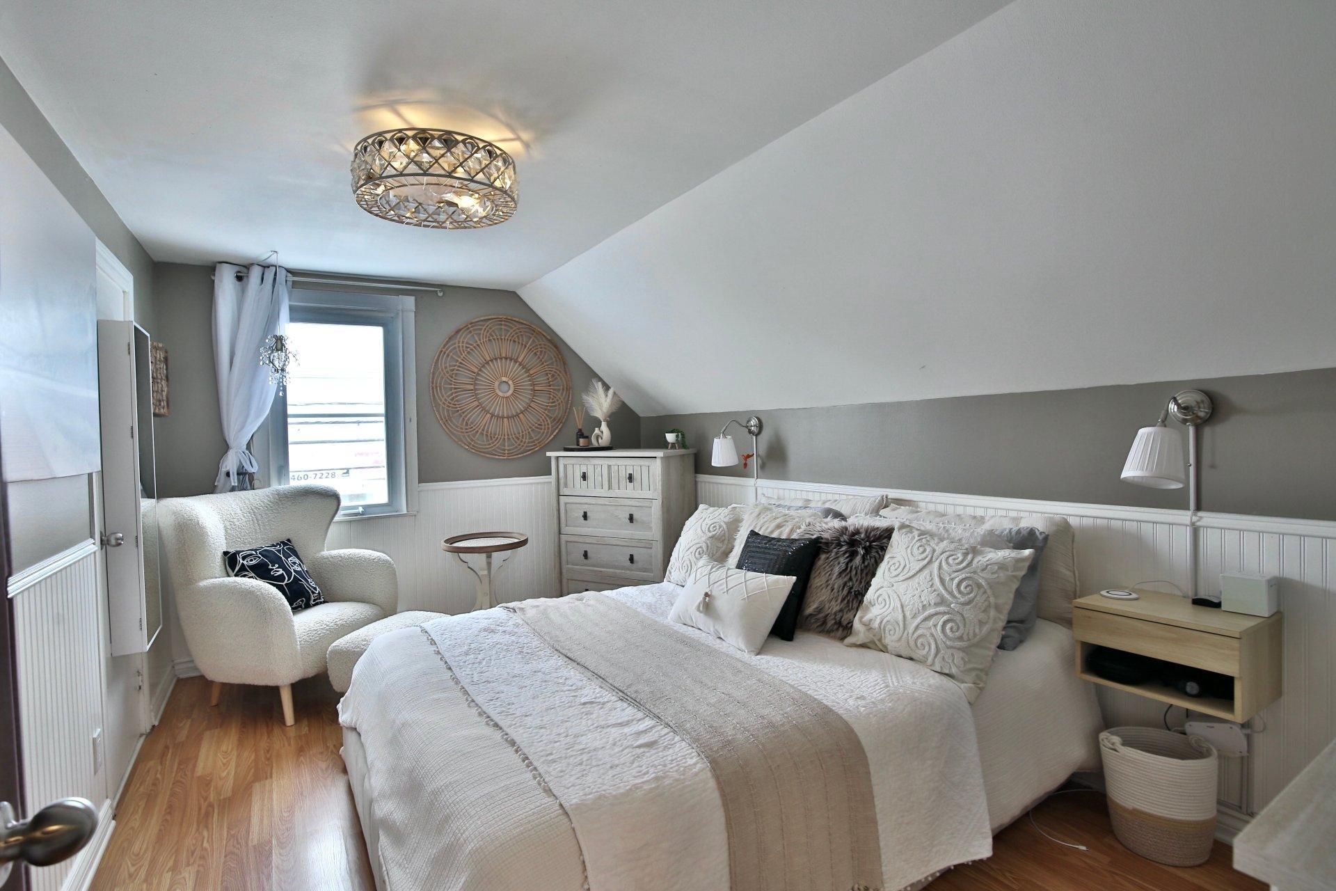 









1160


Rue du Pont

,
Marieville,




QC
J3M1G9

