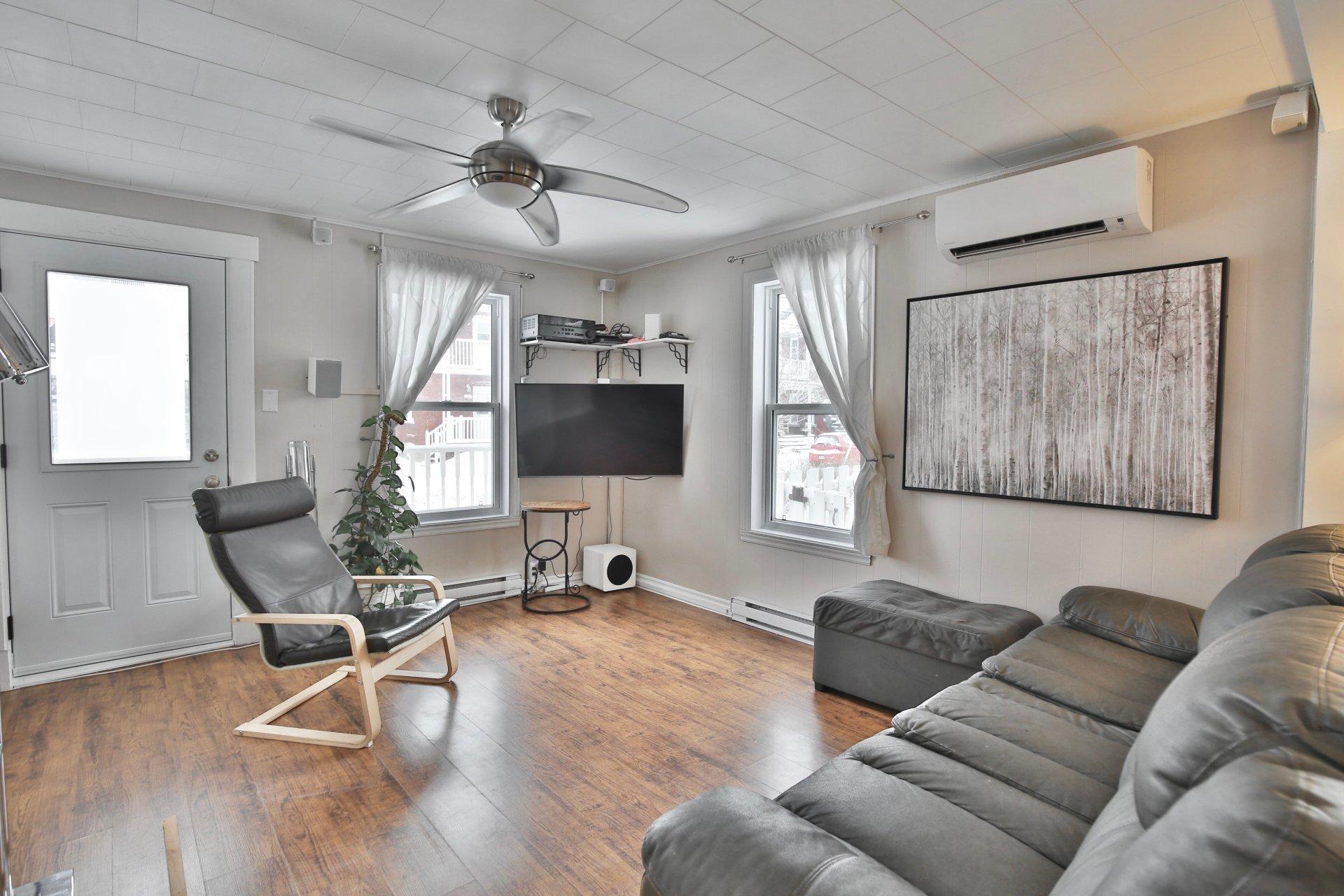 









1160


Rue du Pont

,
Marieville,




QC
J3M1G9

