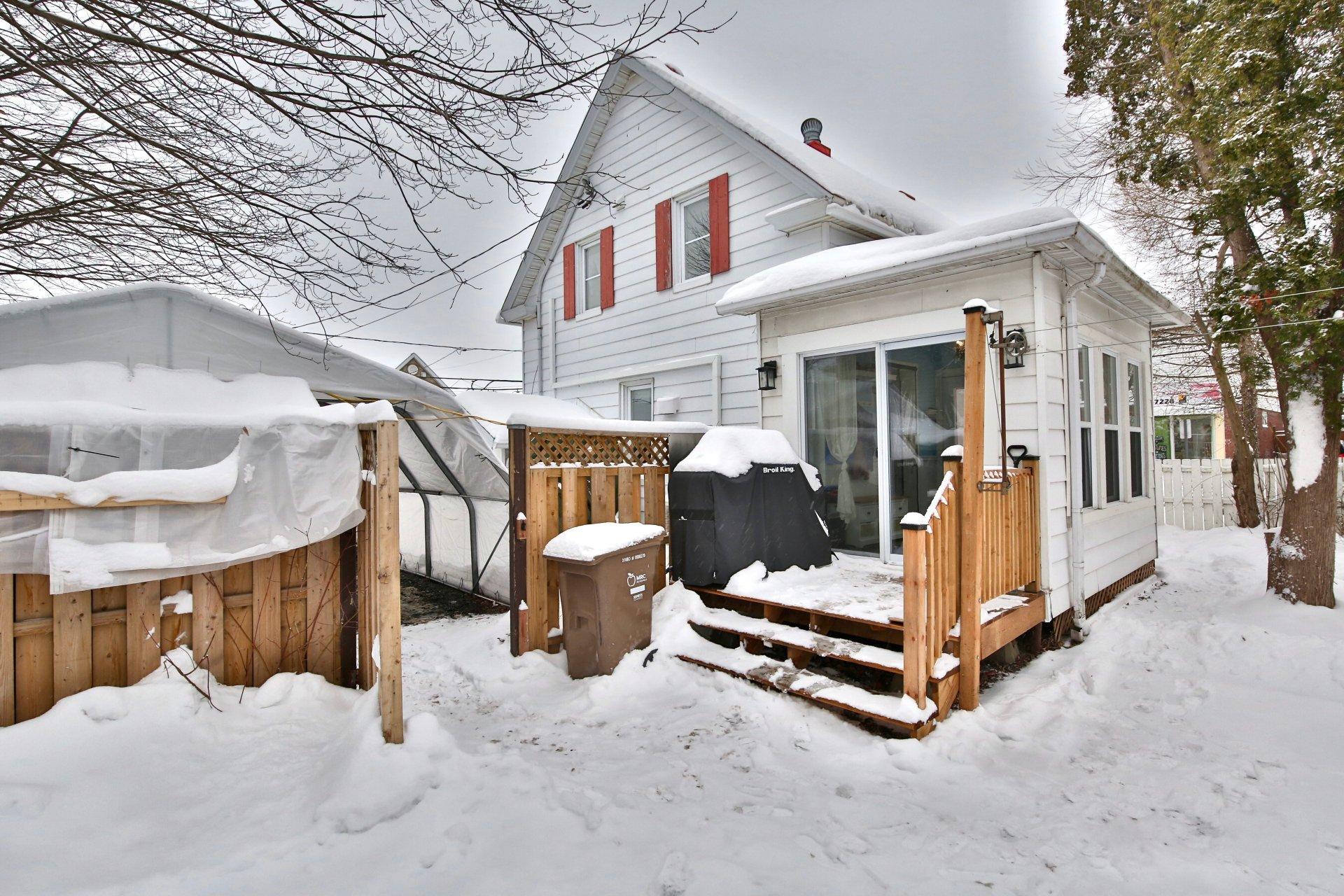 









1160


Rue du Pont

,
Marieville,




QC
J3M1G9

