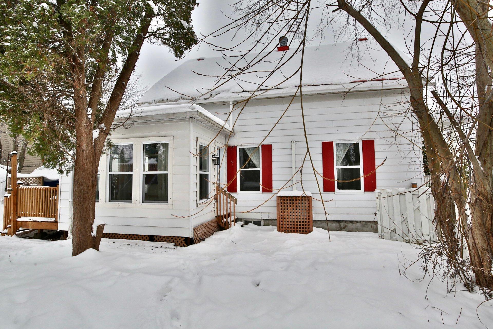 









1160


Rue du Pont

,
Marieville,




QC
J3M1G9

