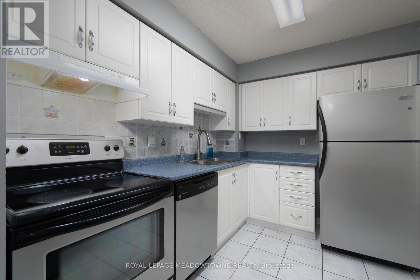 












404 - 32 TANNERY STREET

,
Mississauga,




Ontario
L5M6T6

