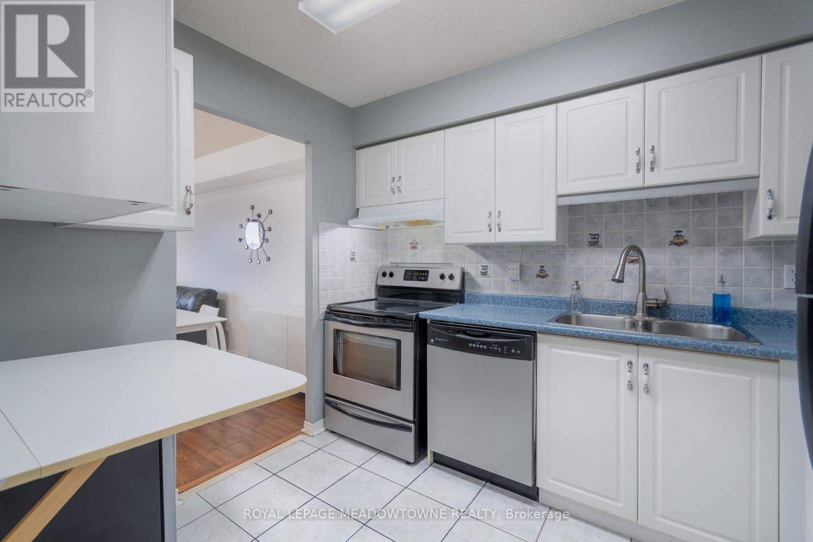 












404 - 32 TANNERY STREET

,
Mississauga,




Ontario
L5M6T6

