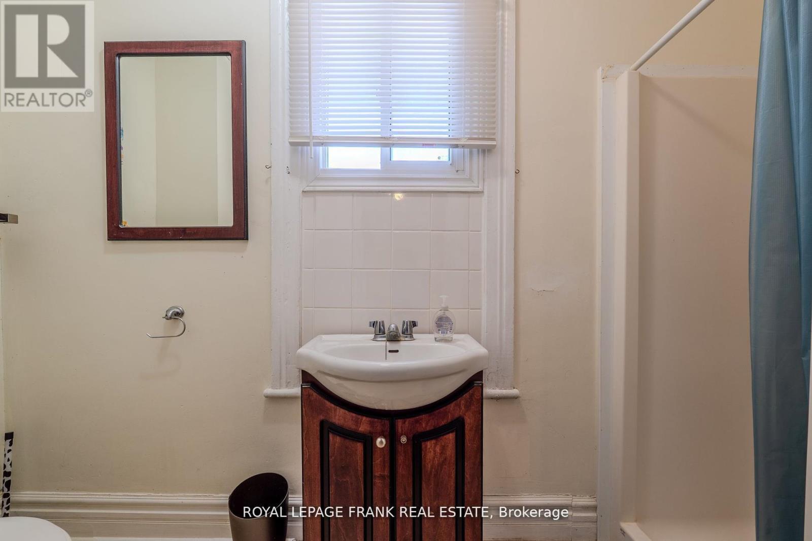 












87 DURHAM STREET W

,
Kawartha Lakes (Lindsay),




Ontario
K9V2P8

