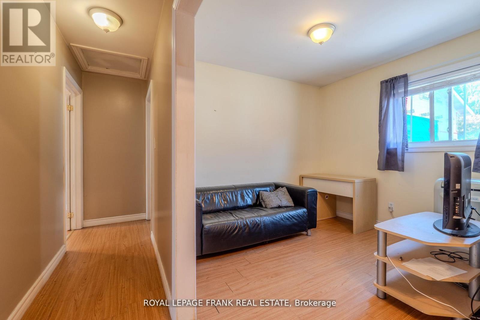 












87 DURHAM STREET W

,
Kawartha Lakes (Lindsay),




Ontario
K9V2P8

