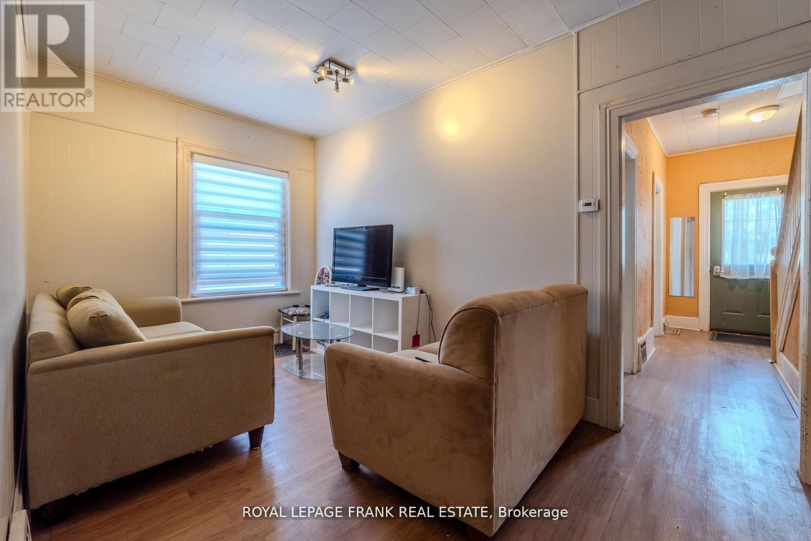 












87 DURHAM STREET W

,
Kawartha Lakes (Lindsay),




Ontario
K9V2P8

