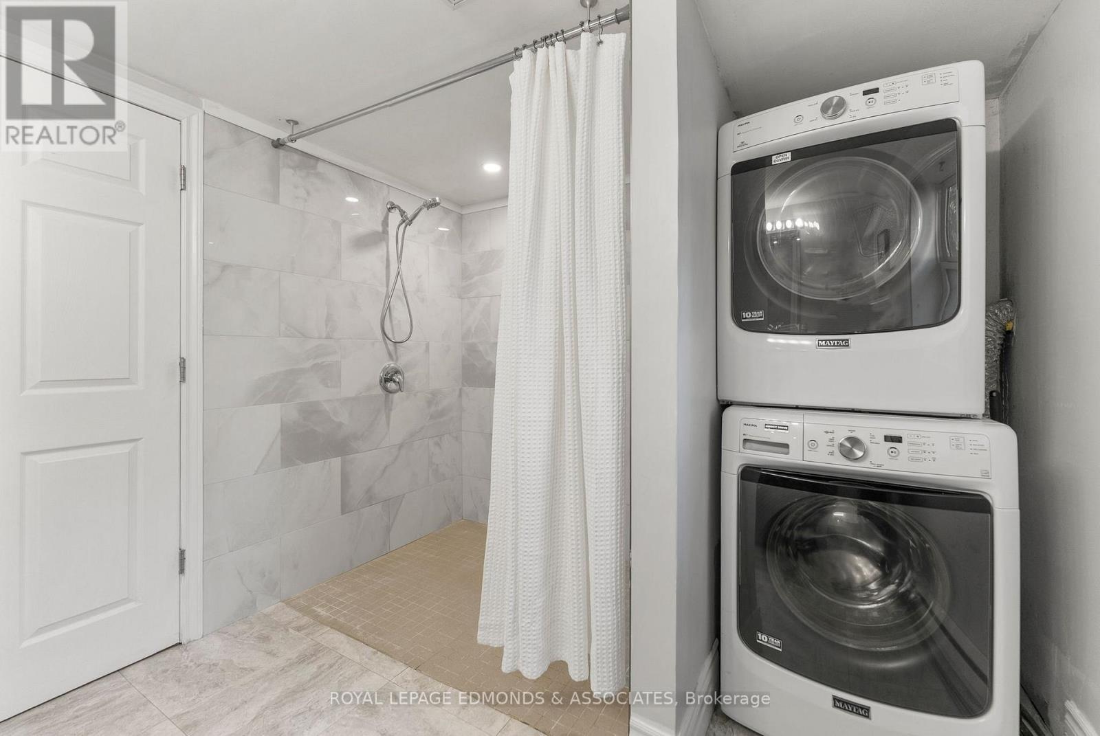 












731 FRANCIE LANE

,
Laurentian Valley,




Ontario
K8A6W2

