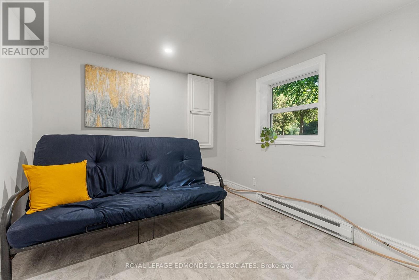 












731 FRANCIE LANE

,
Laurentian Valley,




Ontario
K8A6W2

