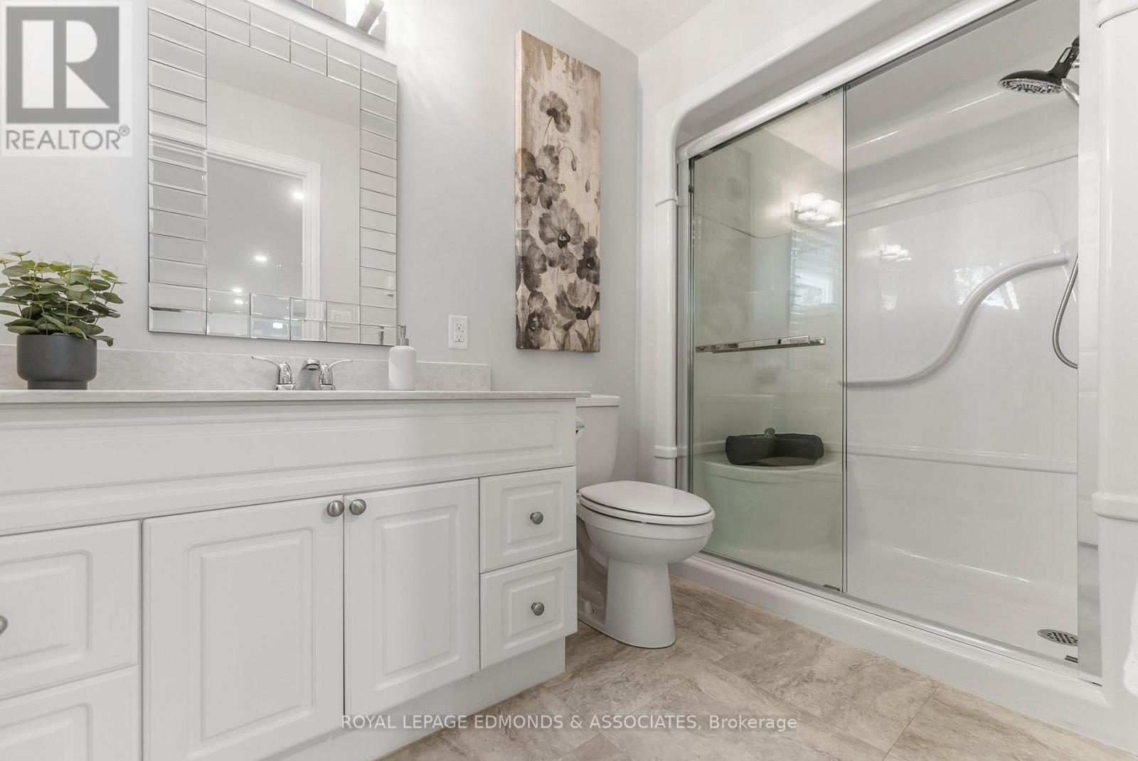 












731 FRANCIE LANE

,
Laurentian Valley,




Ontario
K8A6W2

