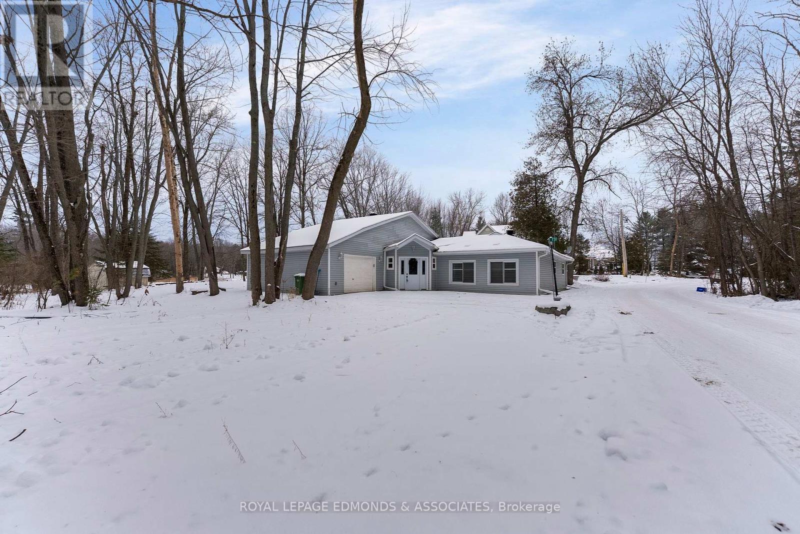 












731 FRANCIE LANE

,
Laurentian Valley,




Ontario
K8A6W2

