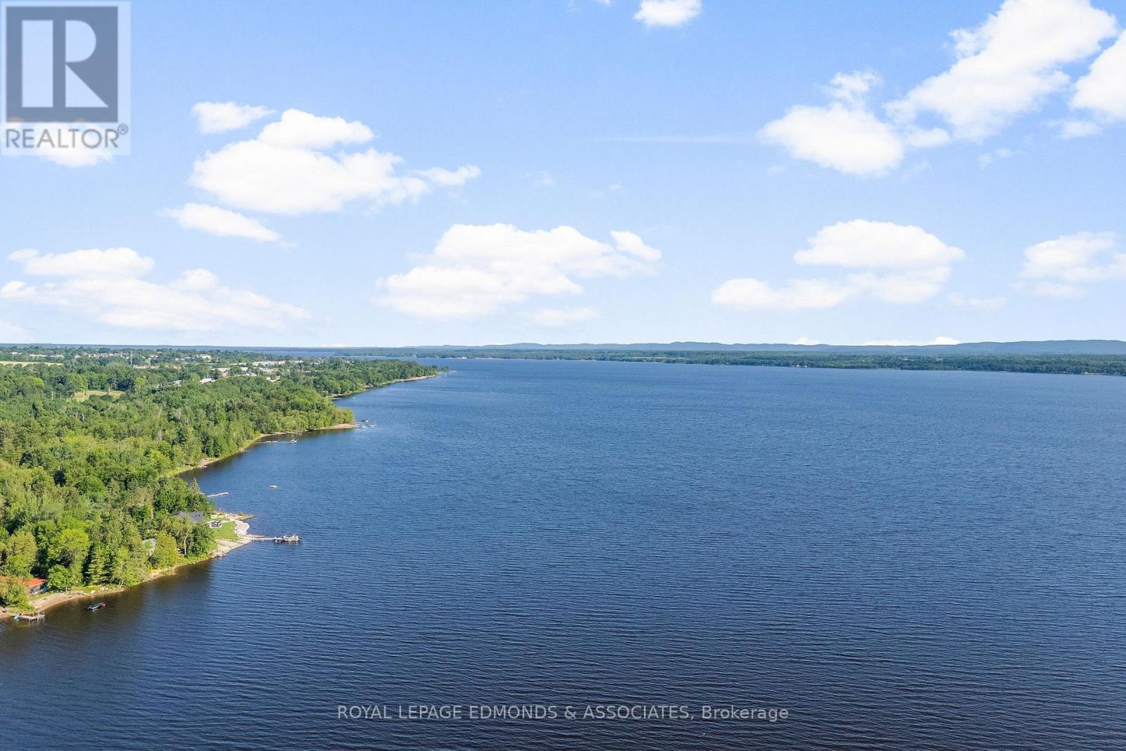 












731 FRANCIE LANE

,
Laurentian Valley,




Ontario
K8A6W2

