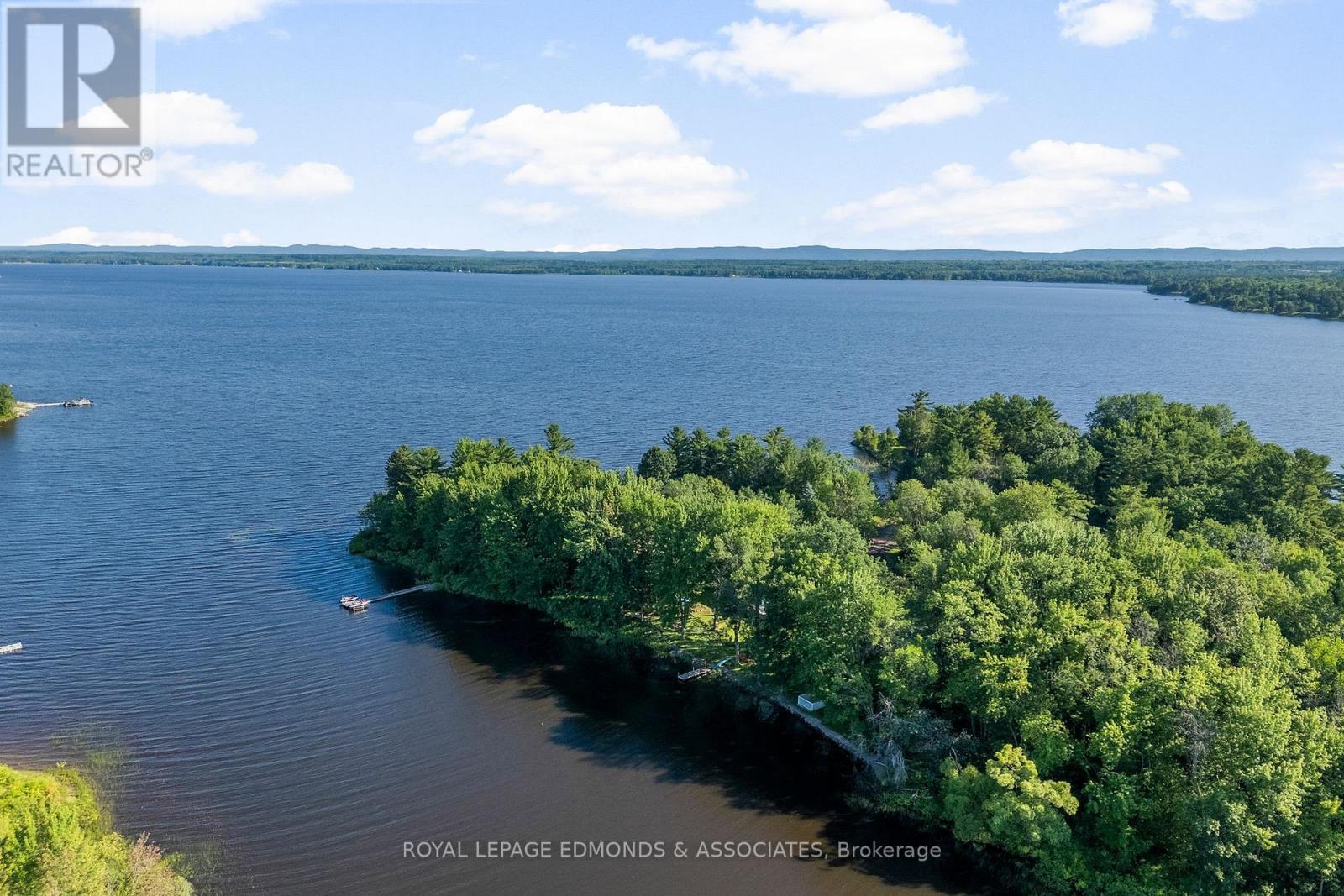 












731 FRANCIE LANE

,
Laurentian Valley,




Ontario
K8A6W2

