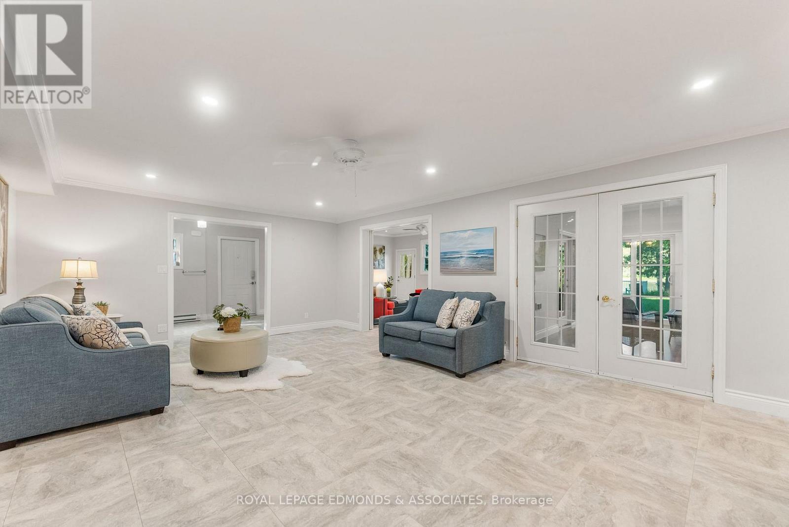 












731 FRANCIE LANE

,
Laurentian Valley,




Ontario
K8A6W2

