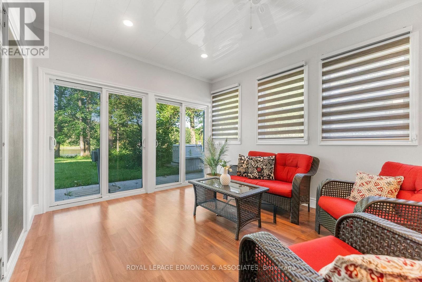 












731 FRANCIE LANE

,
Laurentian Valley,




Ontario
K8A6W2

