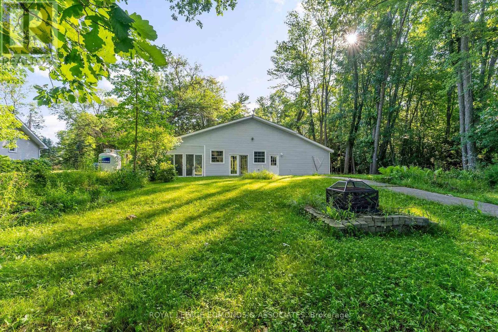 












731 FRANCIE LANE

,
Laurentian Valley,




Ontario
K8A6W2

