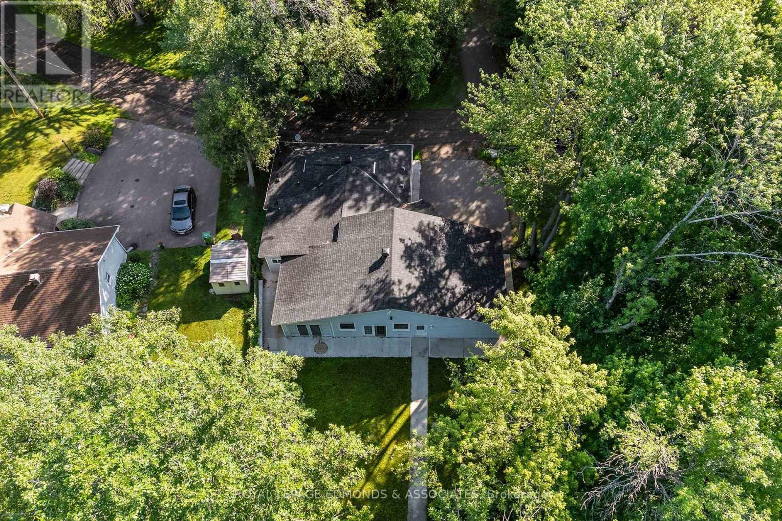 












731 FRANCIE LANE

,
Laurentian Valley,




Ontario
K8A6W2

