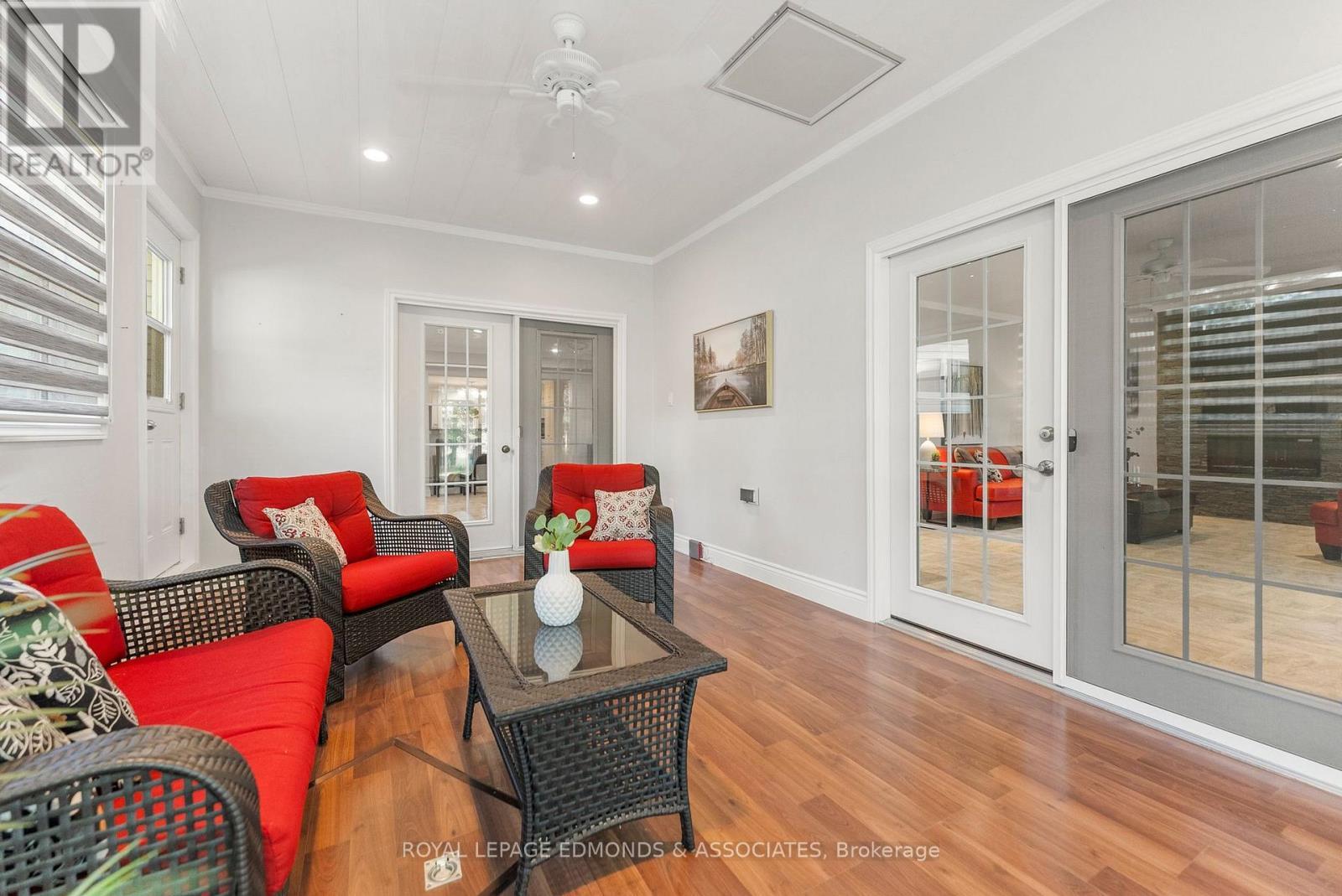 












731 FRANCIE LANE

,
Laurentian Valley,




Ontario
K8A6W2

