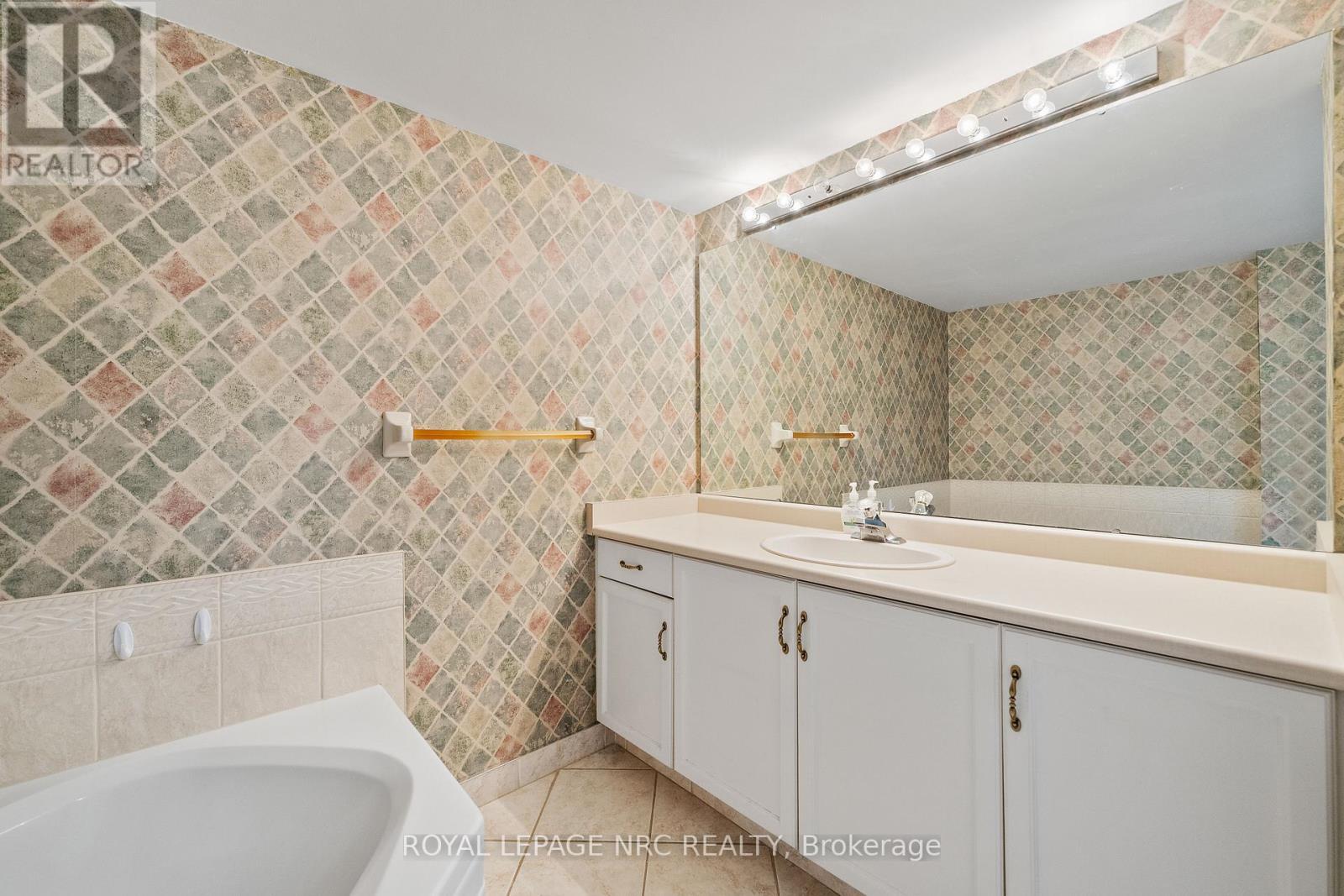 












605 - 162 MARTINDALE ROAD

,
St. Catharines,




Ontario
L2S3S4

