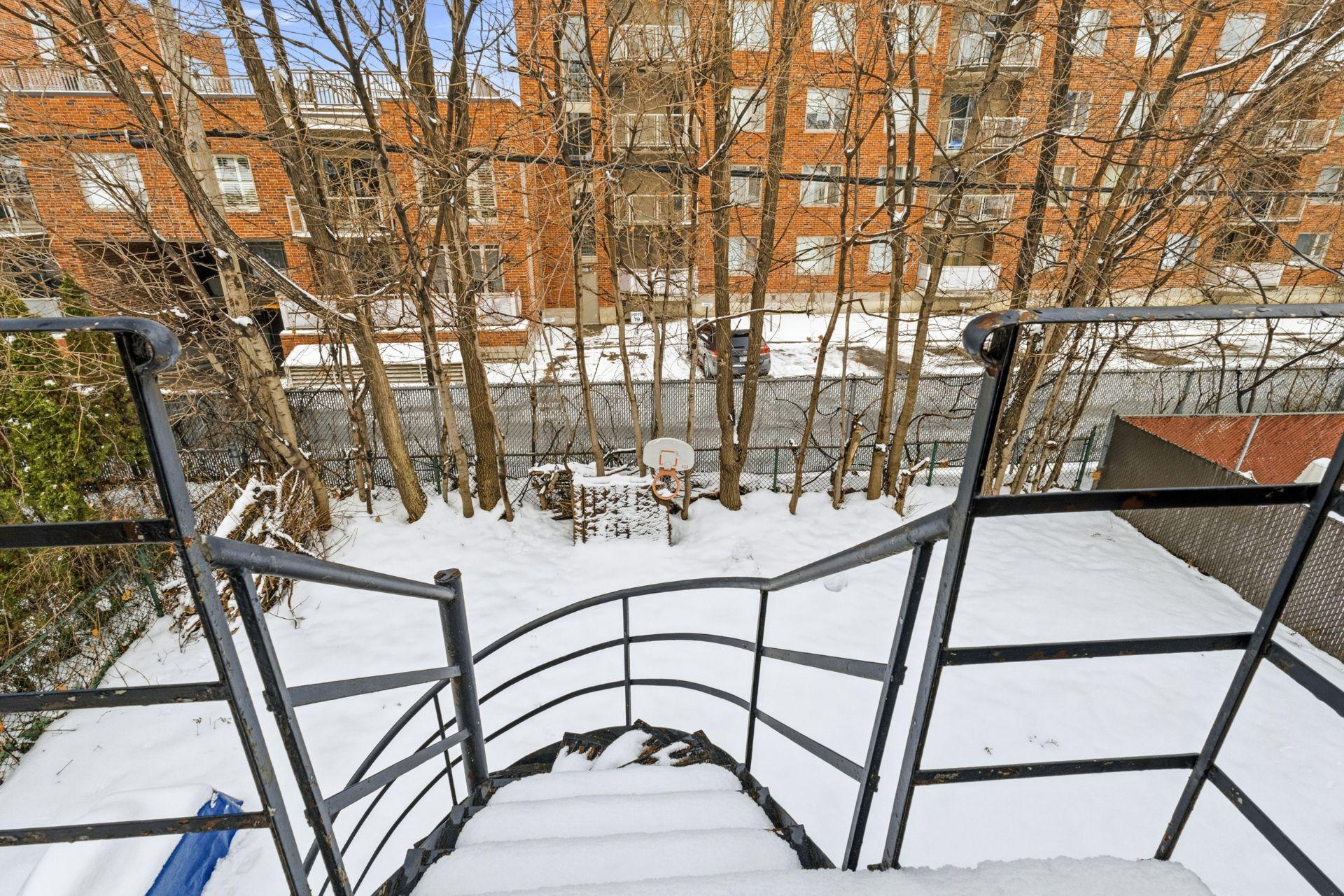 









635


Rue Tait

,
Montréal (Saint-Laurent),




QC
H4M2K7

