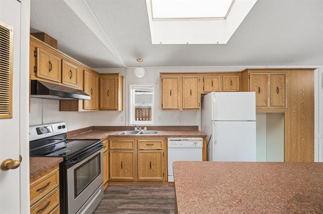 









22


Trailer Court

RD,
New Bothwell,




MB
R0A 1C0

