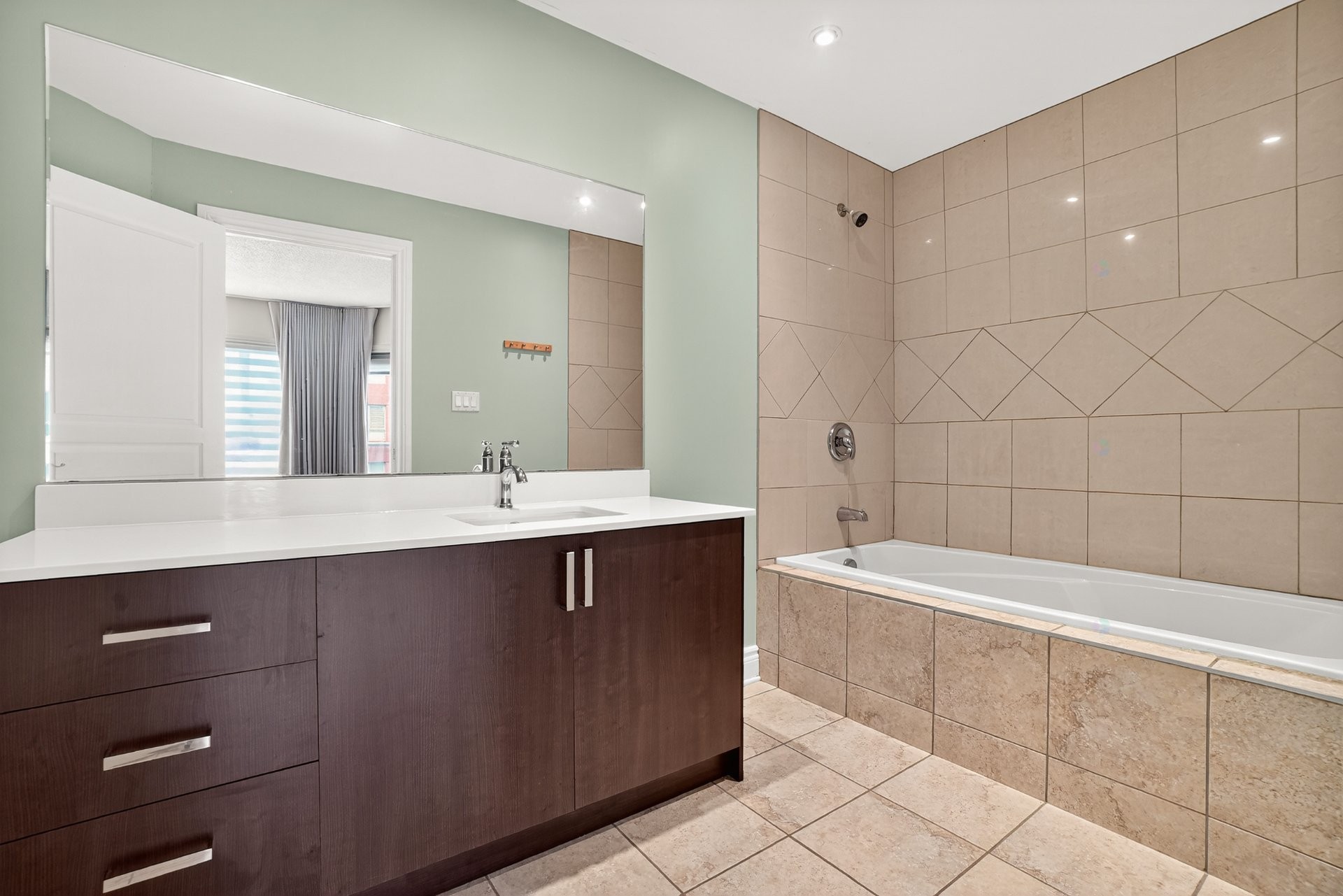 









110


Rue Barnett

, 401,
Dollard-des-Ormeaux,




QC
H9G3C7

