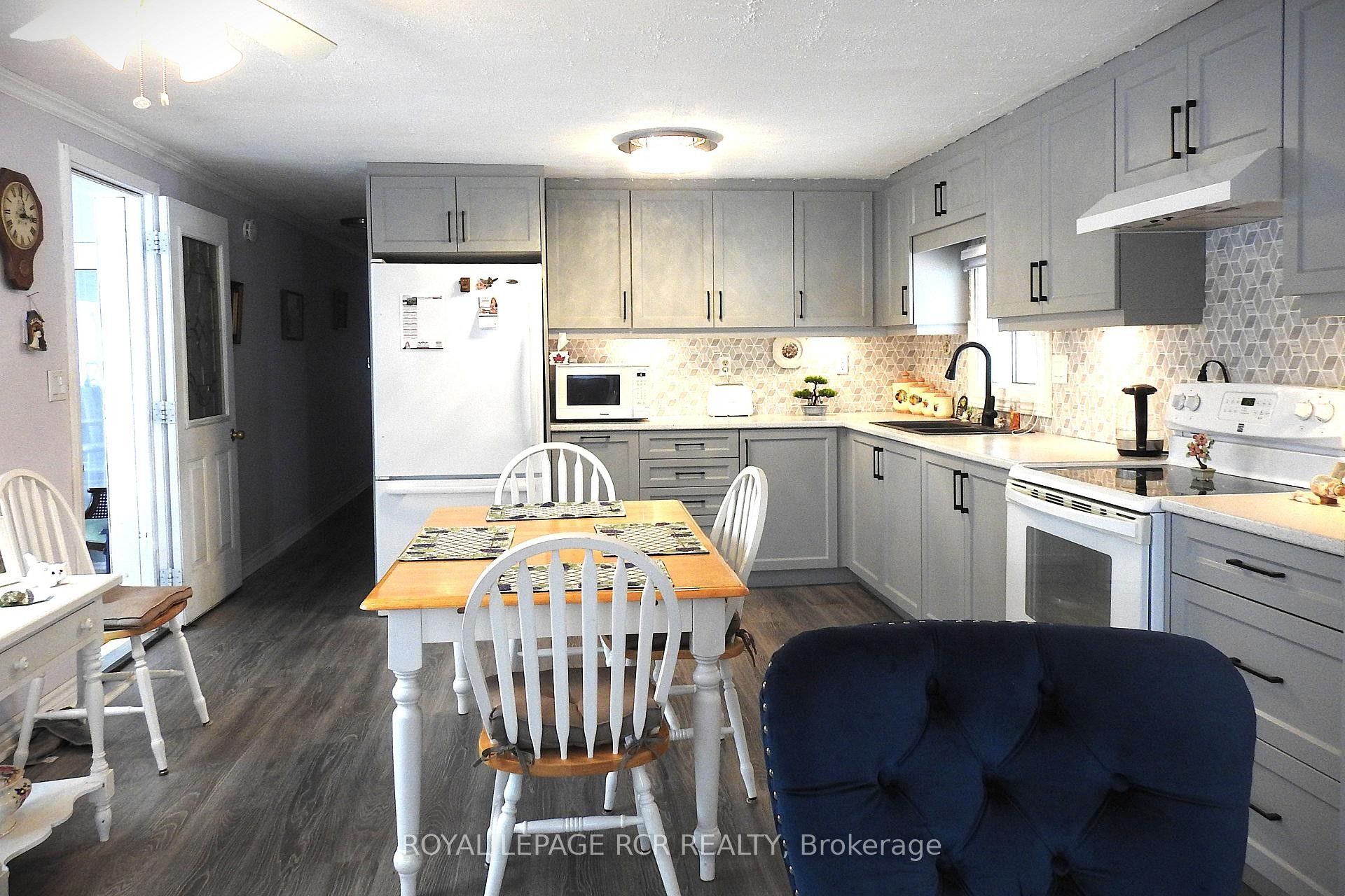 









8


Claremont

Crescent,
Oro-Medonte,




ON
L3V 0P9

