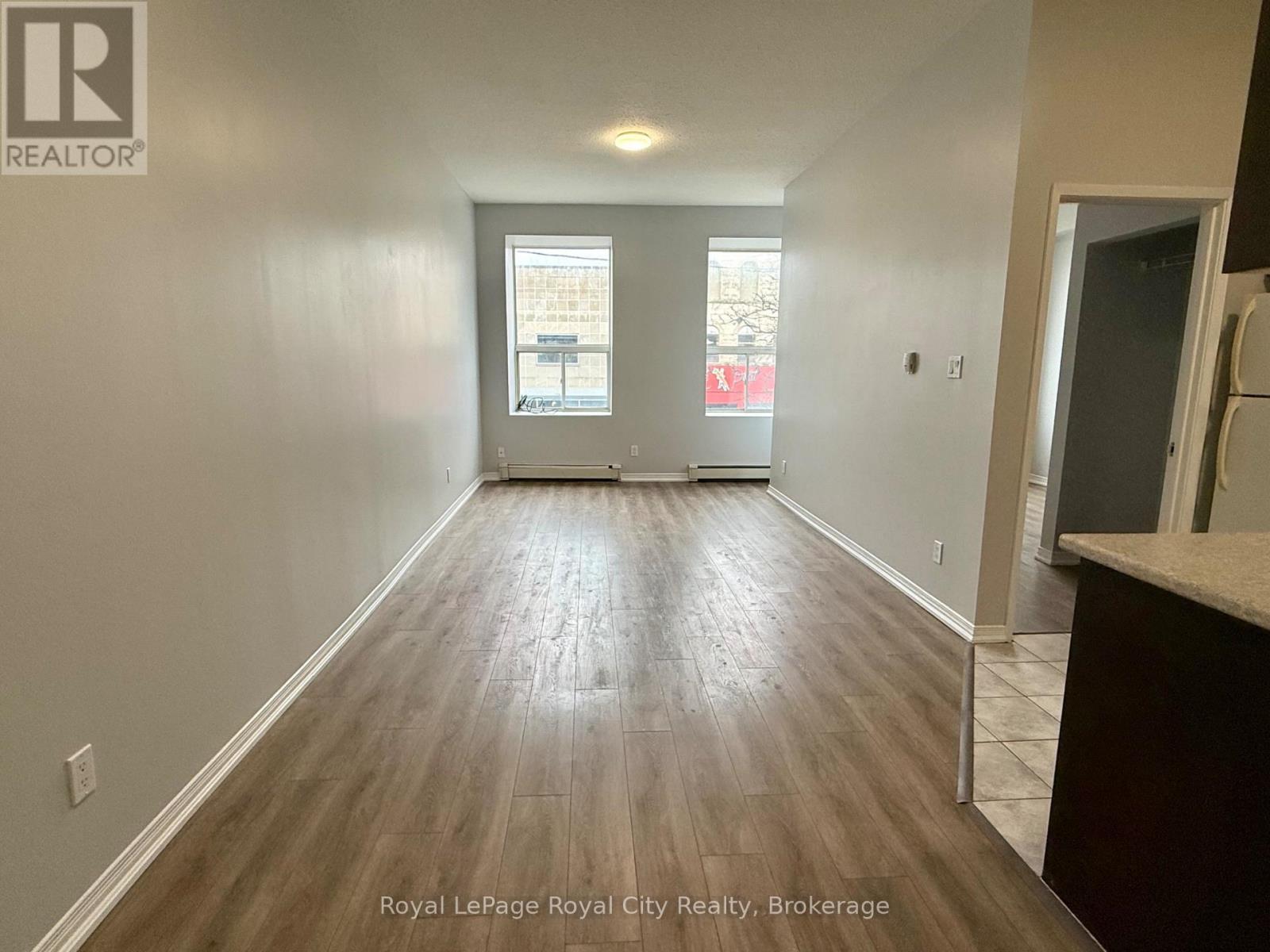 












1 - 116 WYNDHAM STREET N

,
Guelph (Downtown),




Ontario
N1H4E8

