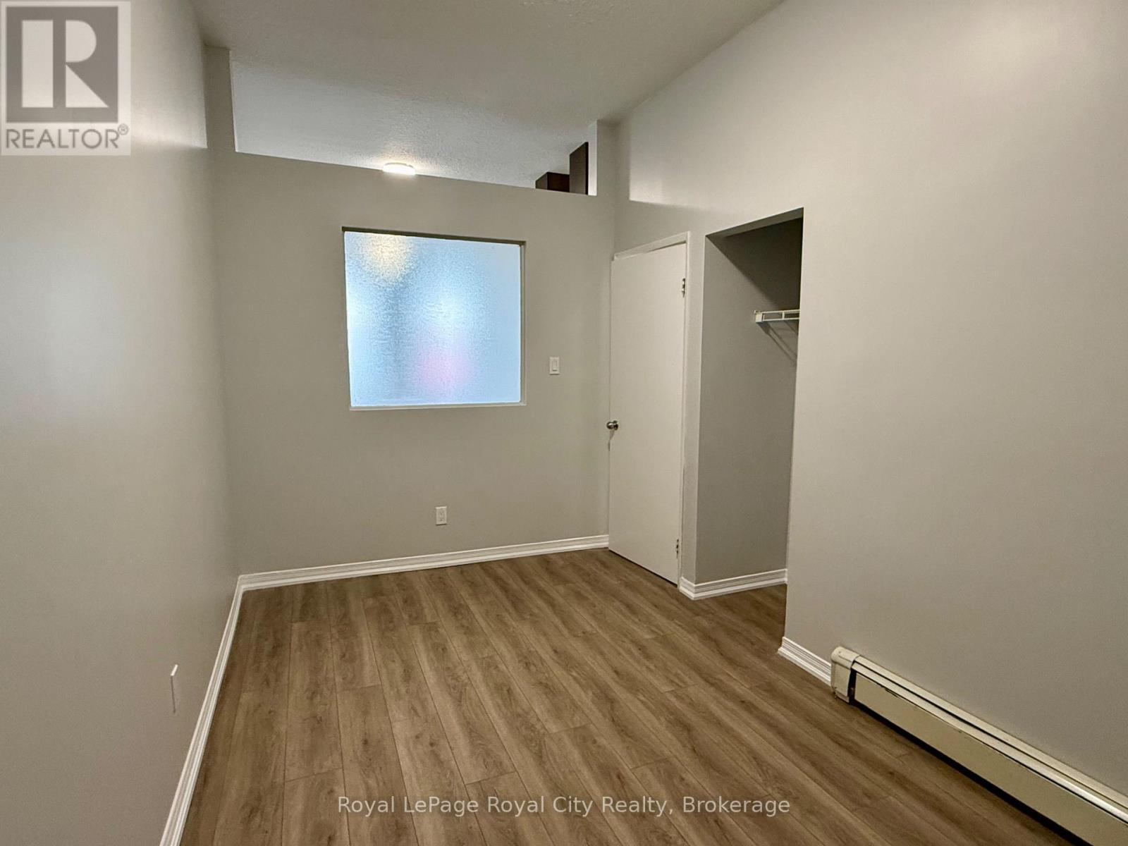 












1 - 116 WYNDHAM STREET N

,
Guelph (Downtown),




Ontario
N1H4E8

