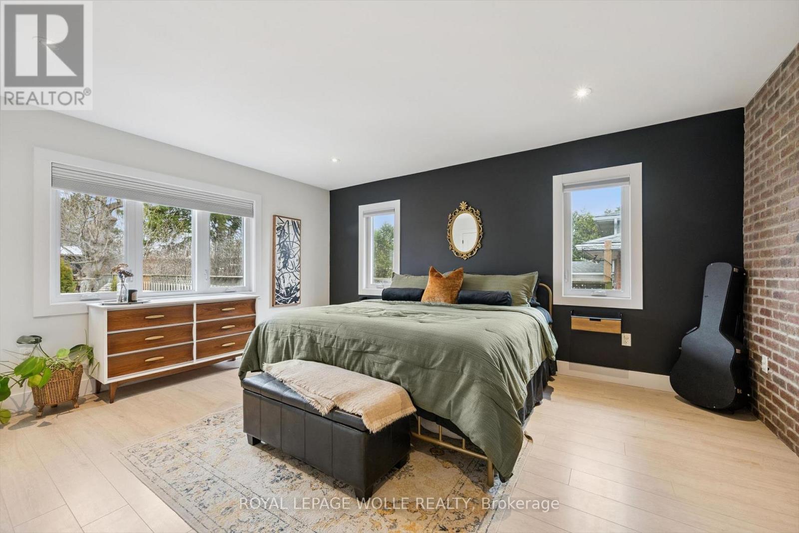 












65 SCHWEITZER STREET

,
Kitchener,




Ontario
N2K1B5

