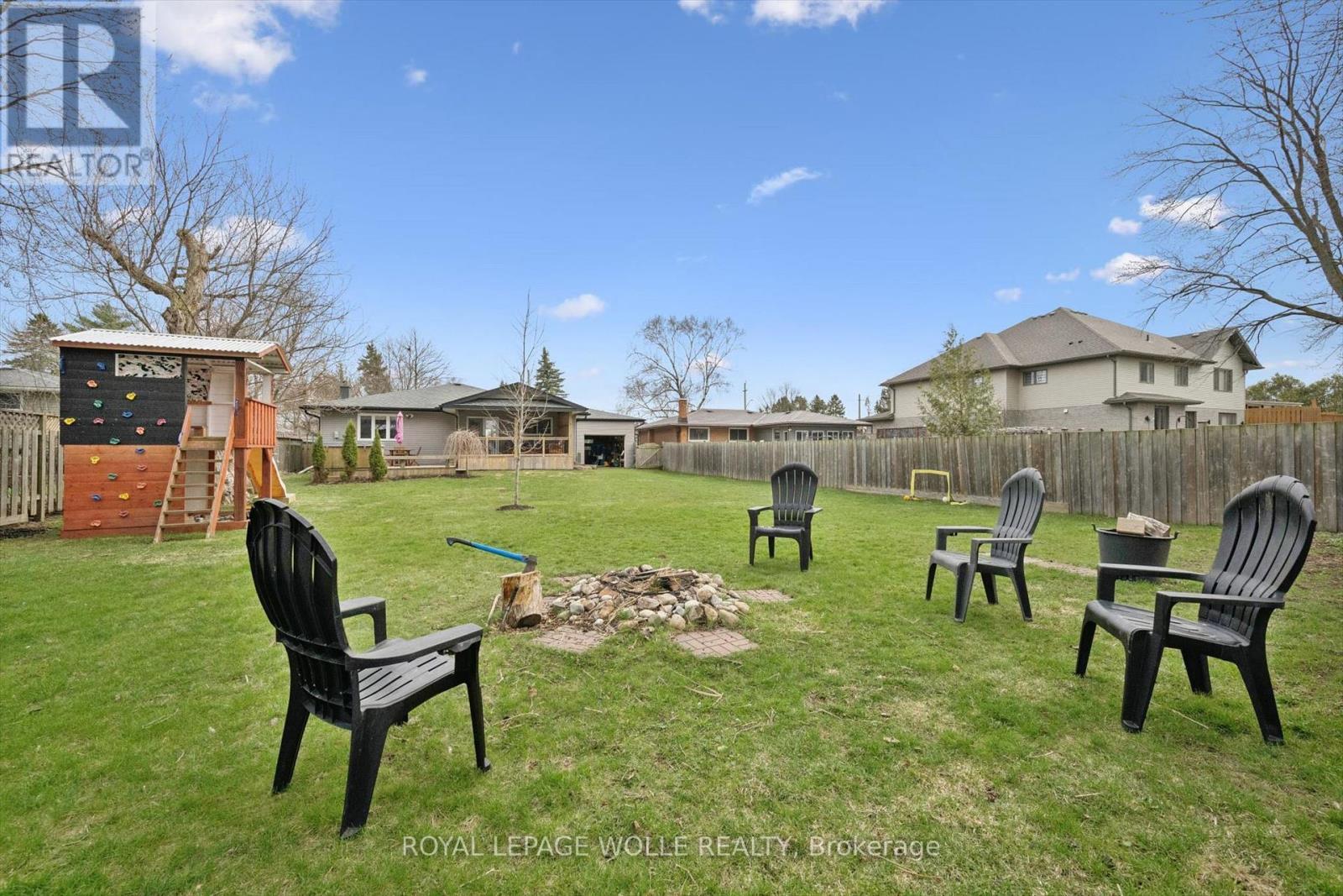 












65 SCHWEITZER STREET

,
Kitchener,




Ontario
N2K1B5

