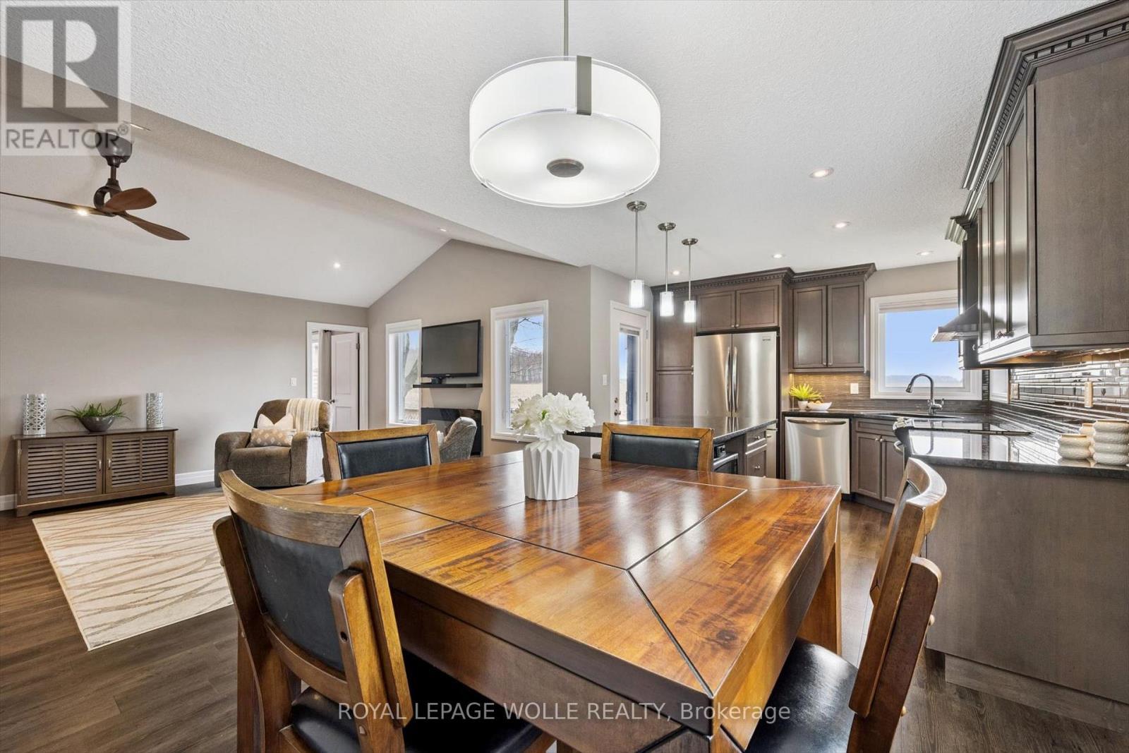 












92 JACOB STREET W

,
East Zorra-Tavistock,




Ontario
N0B2R0

