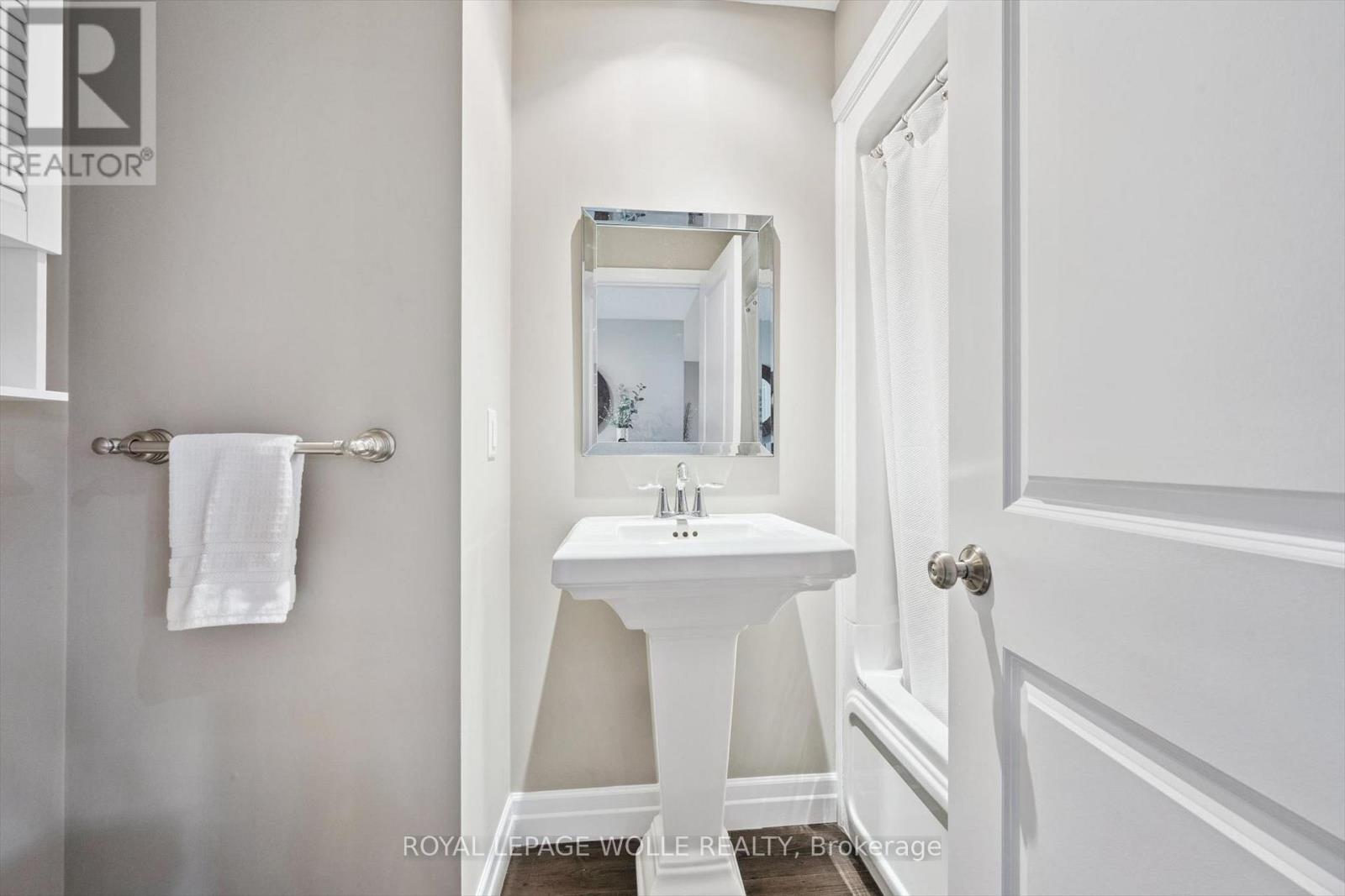 












92 JACOB STREET W

,
East Zorra-Tavistock,




Ontario
N0B2R0

