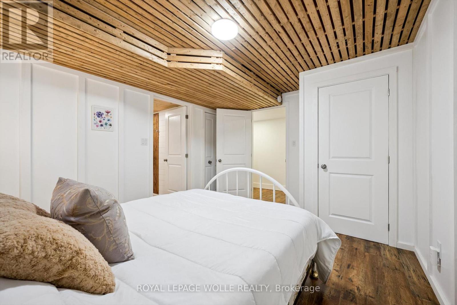 












92 JACOB STREET W

,
East Zorra-Tavistock,




Ontario
N0B2R0

