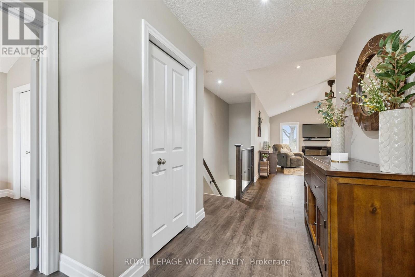 












92 JACOB STREET W

,
East Zorra-Tavistock,




Ontario
N0B2R0

