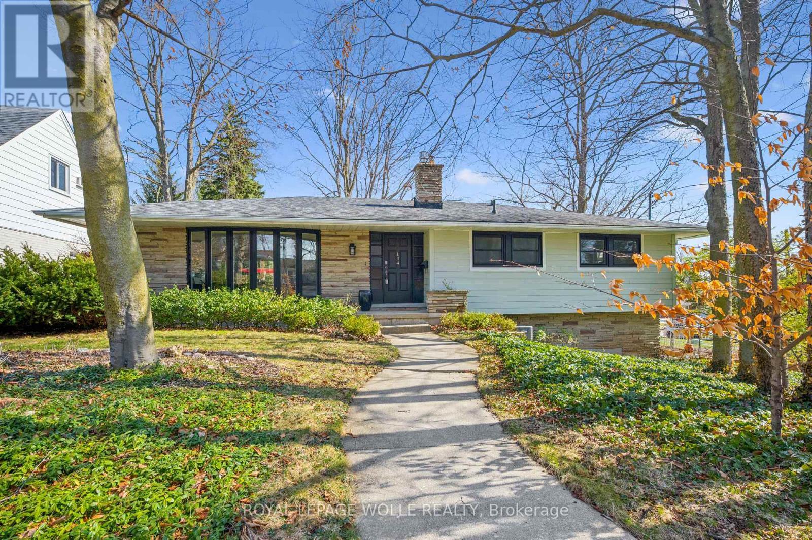 












144 RIPPLEWOOD CRESCENT

,
Kitchener,




Ontario
N2M4R8

