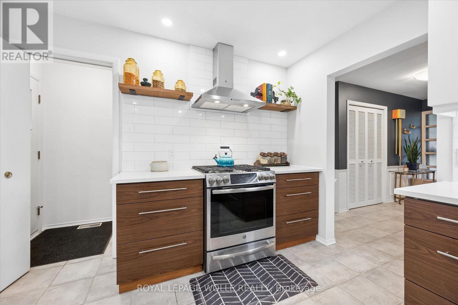 












144 RIPPLEWOOD CRESCENT

,
Kitchener,




Ontario
N2M4R8

