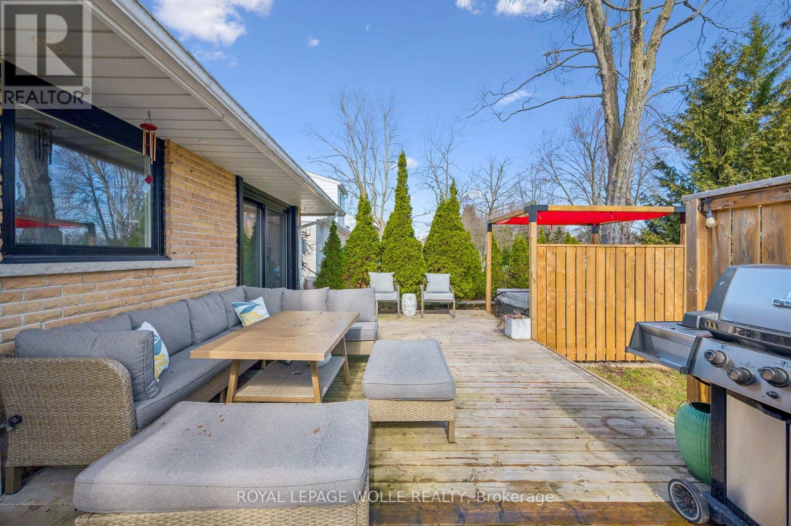 












144 RIPPLEWOOD CRESCENT

,
Kitchener,




Ontario
N2M4R8

