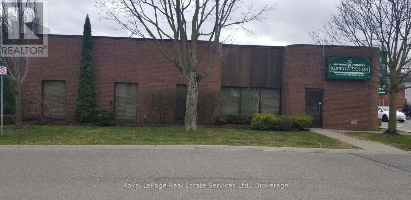 












1 - 60 LAKESHORE ROAD W

,
Oakville (CO Central),




Ontario
L6K1E1

