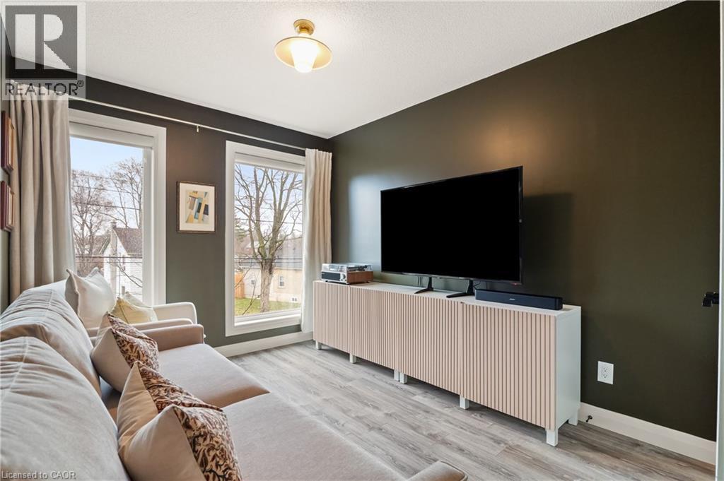 












53 ARTHUR Street S Unit# AT 3

,
Guelph,




Ontario
N1E0P5

