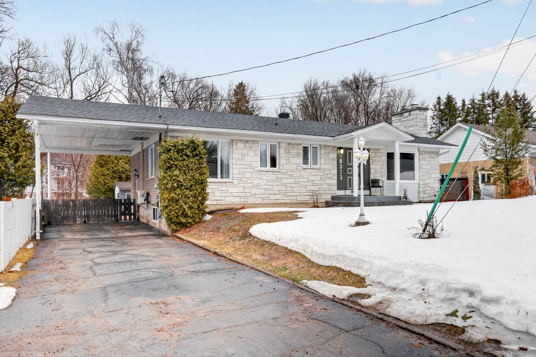 









8313


Av. des Grands-Jardins

,
Shawinigan,




QC
G9N7H6


