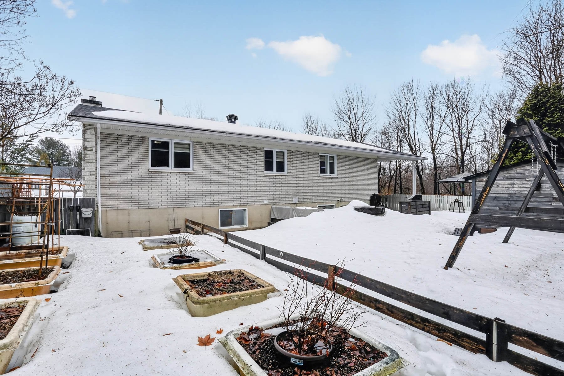









8313


Av. des Grands-Jardins

,
Shawinigan,




QC
G9N7H6

