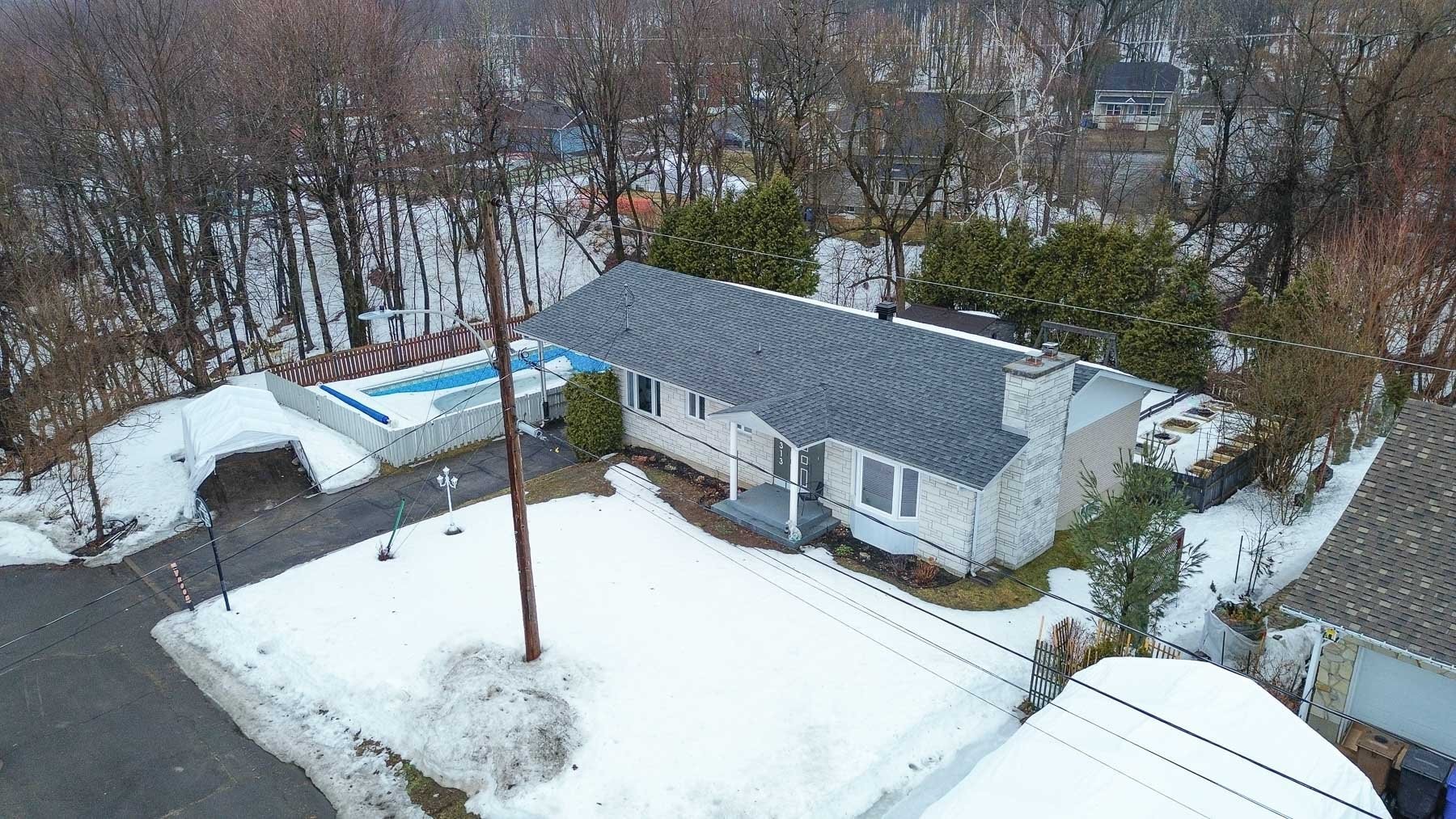 









8313


Av. des Grands-Jardins

,
Shawinigan,




QC
G9N7H6

