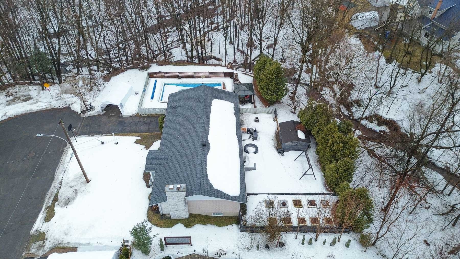 









8313


Av. des Grands-Jardins

,
Shawinigan,




QC
G9N7H6


