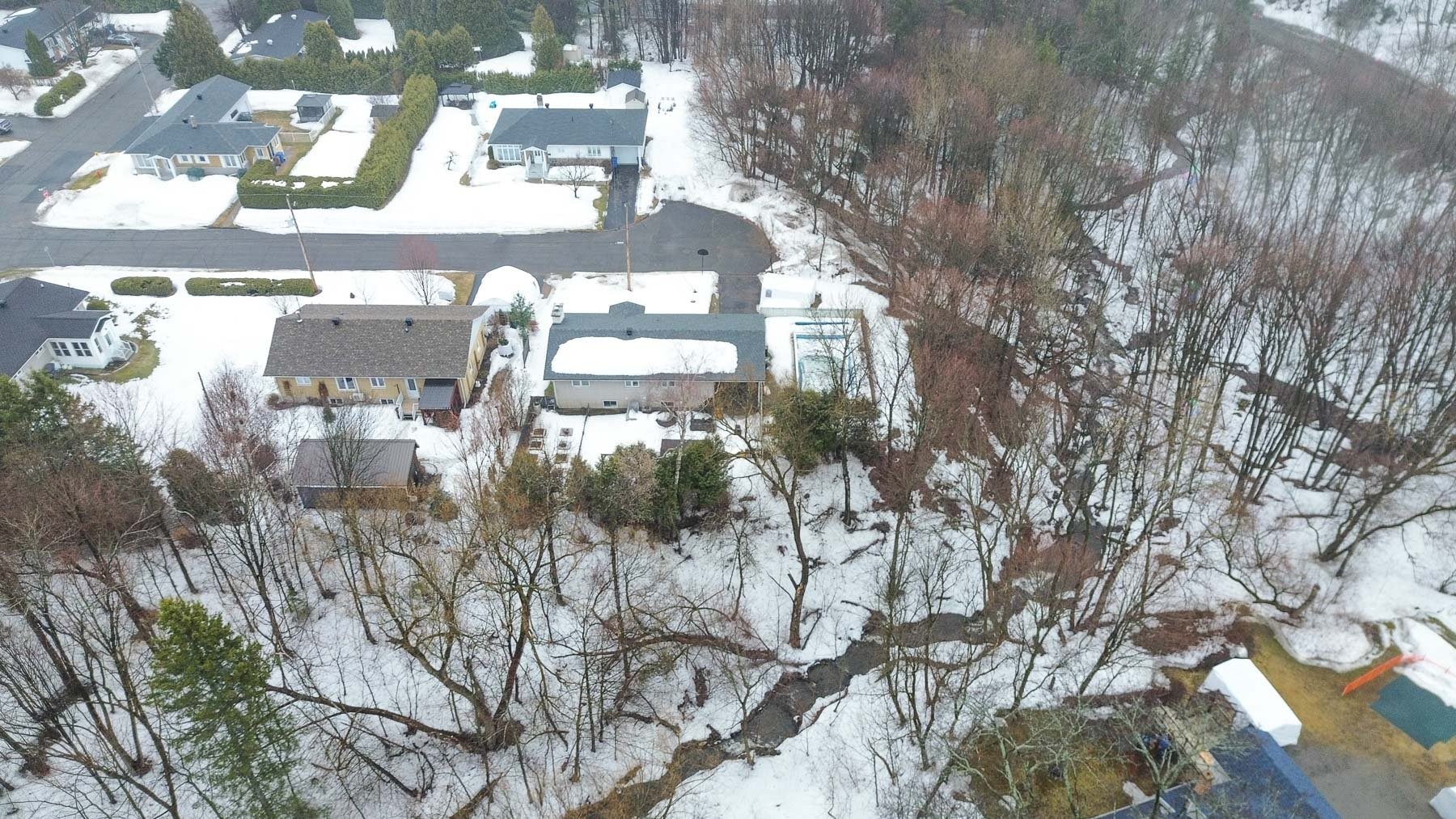 









8313


Av. des Grands-Jardins

,
Shawinigan,




QC
G9N7H6

