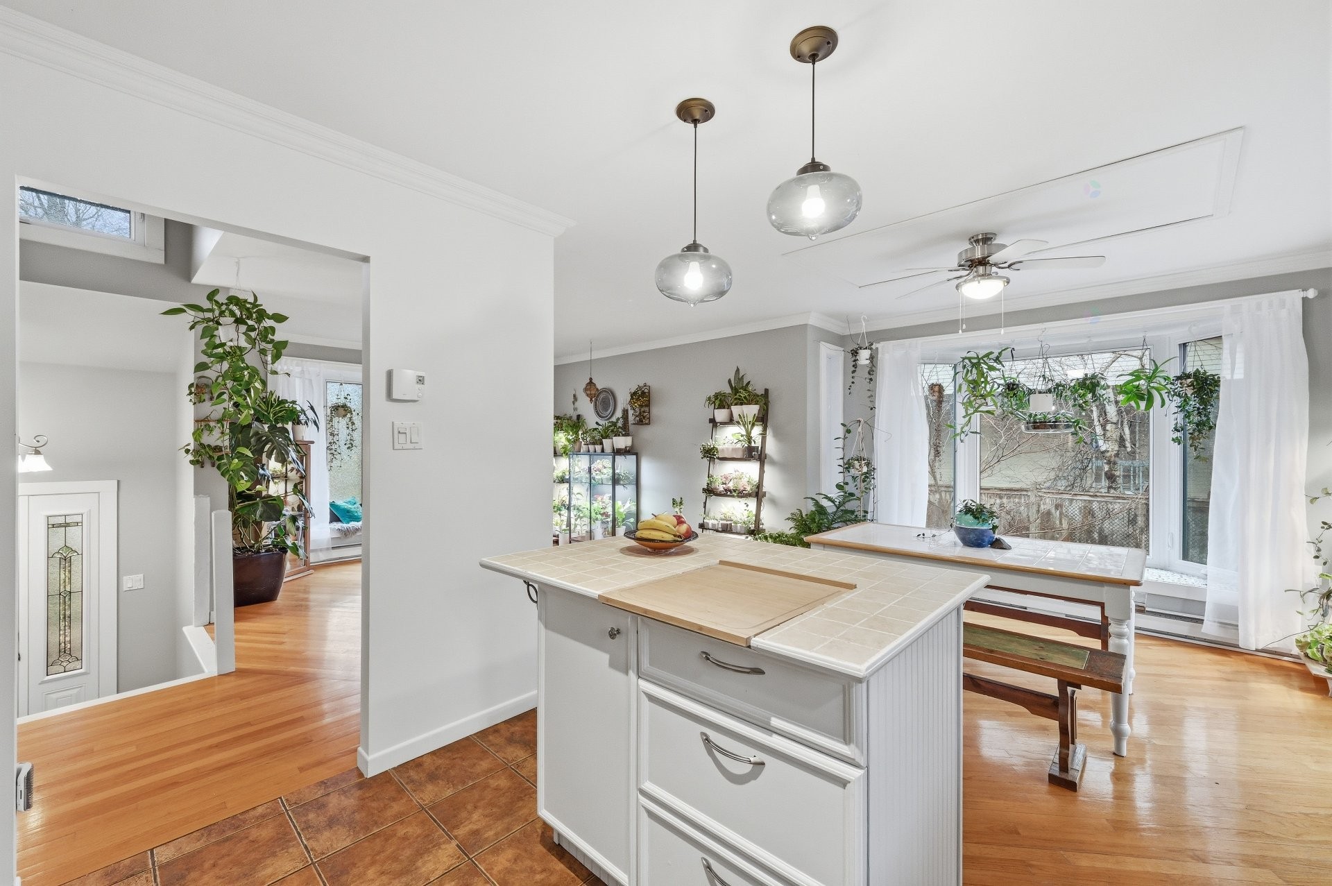 









943


Rue Rabelais

,
Mont-Saint-Hilaire,




QC
J3H4T9

