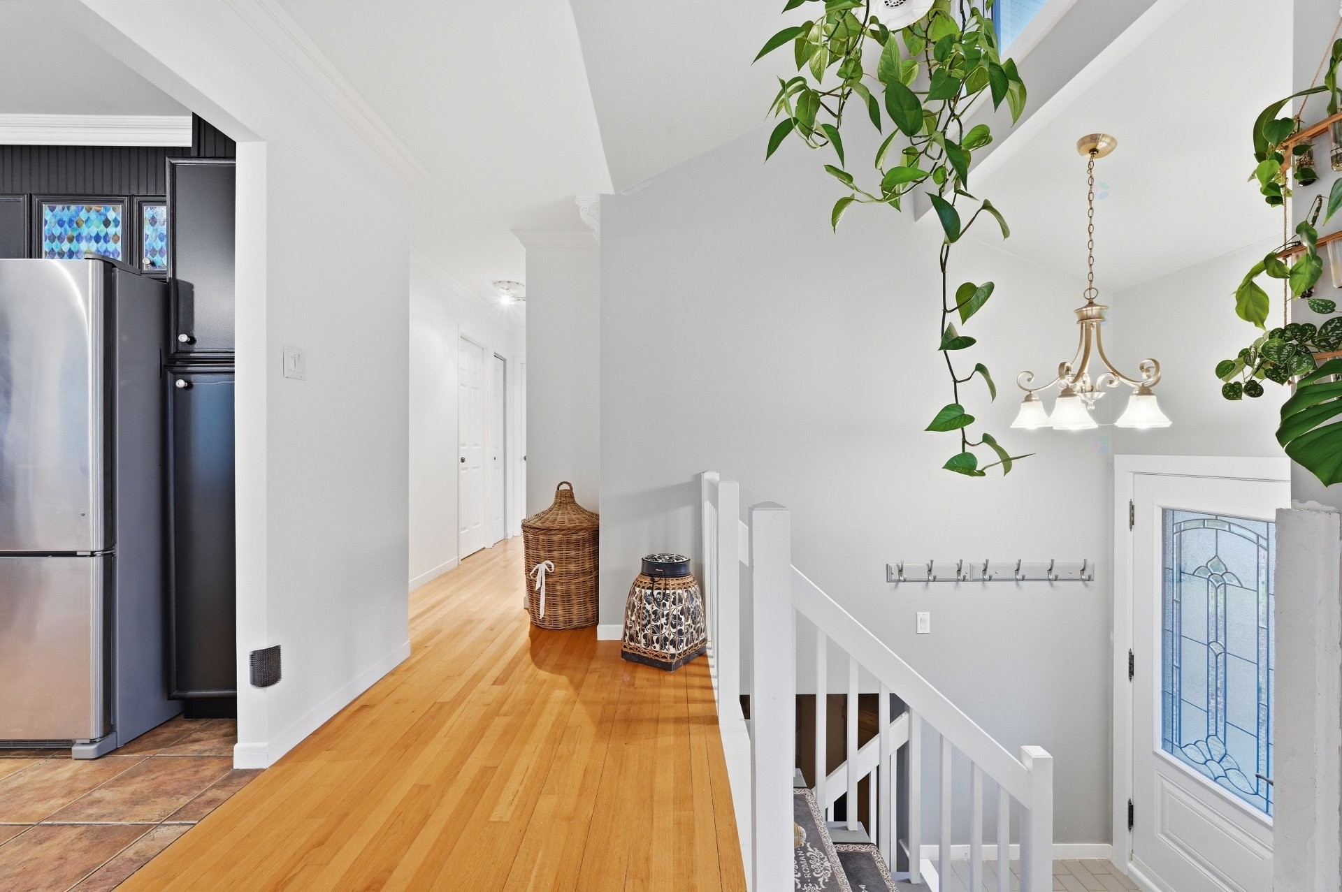 









943


Rue Rabelais

,
Mont-Saint-Hilaire,




QC
J3H4T9

