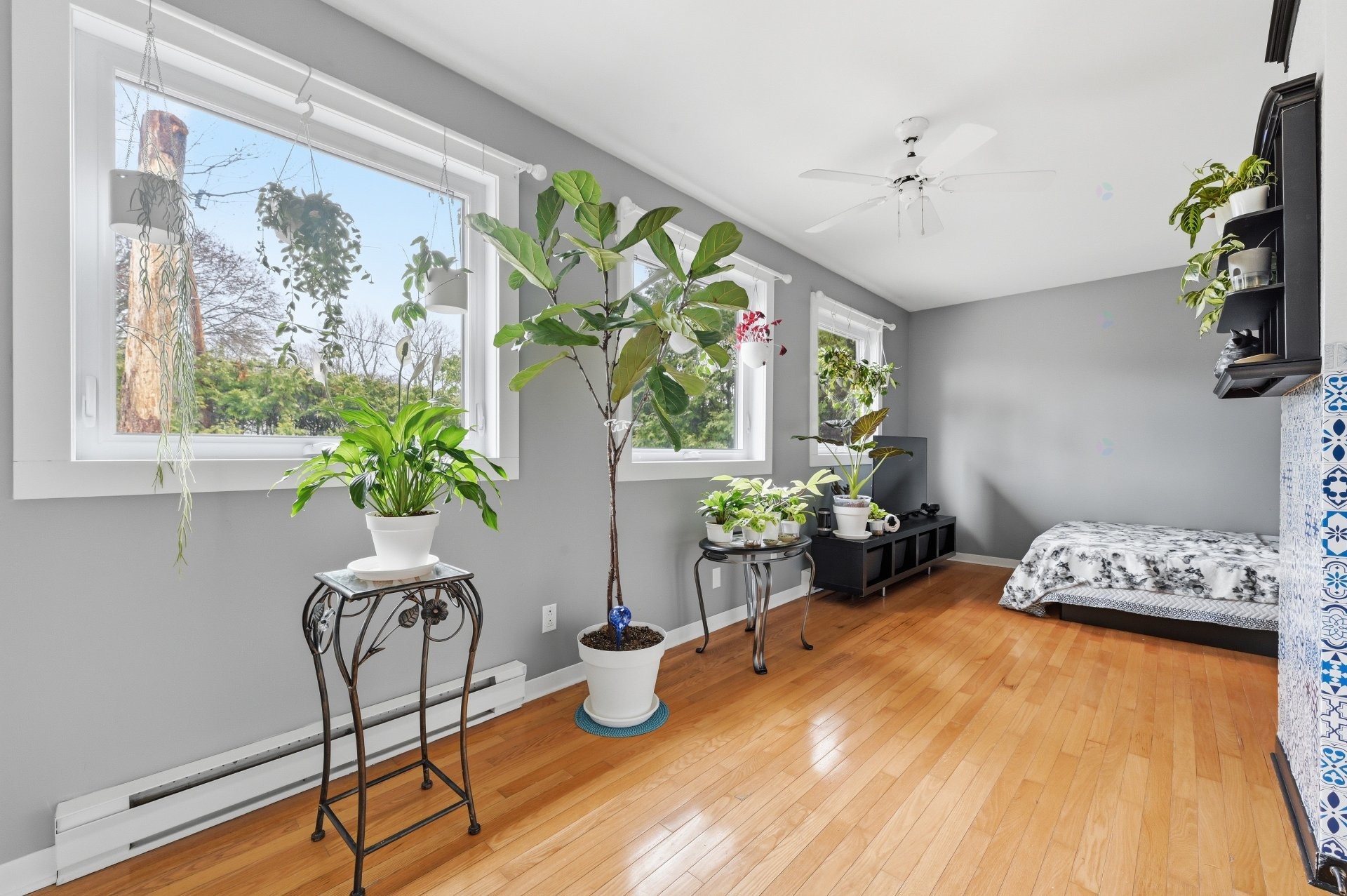 









943


Rue Rabelais

,
Mont-Saint-Hilaire,




QC
J3H4T9


