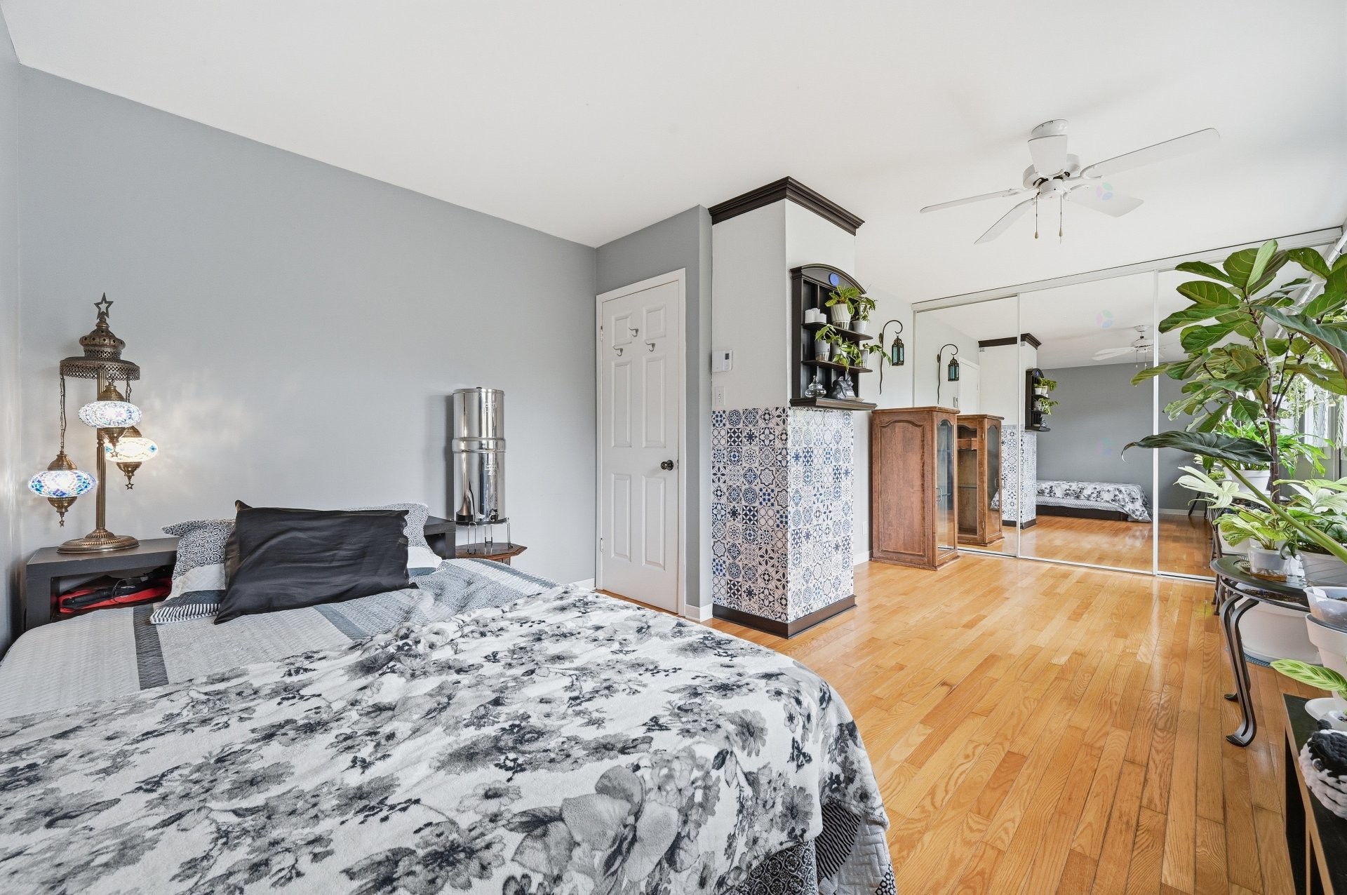 









943


Rue Rabelais

,
Mont-Saint-Hilaire,




QC
J3H4T9

