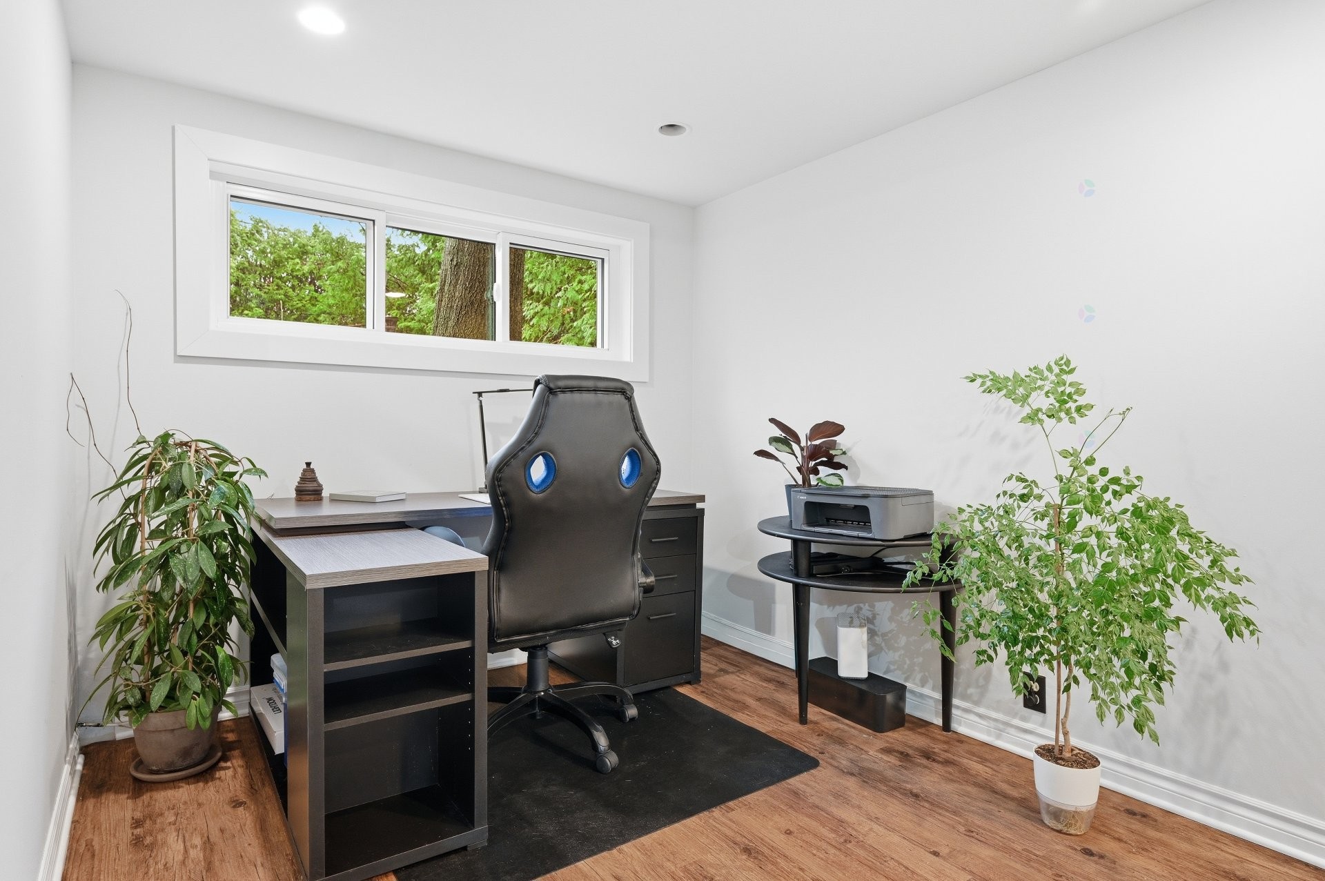 









943


Rue Rabelais

,
Mont-Saint-Hilaire,




QC
J3H4T9

